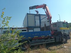 Transport camion cu macara